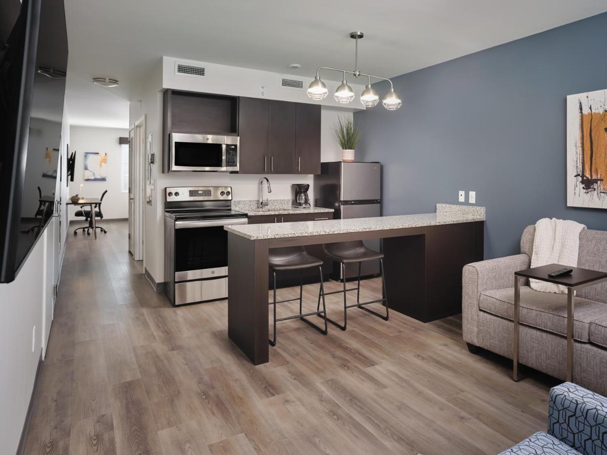 Stayapt Suites San Antonio-Randolph Live Oak Екстериор снимка